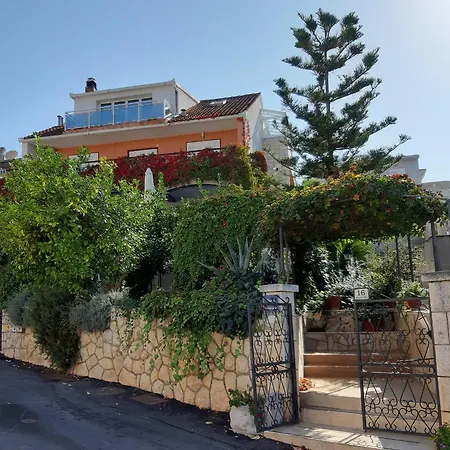 Tania Apartment