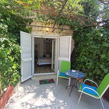 Tania Apartmán